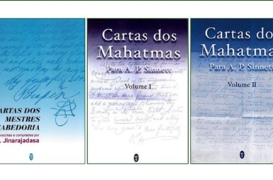 Três volumes fundamentais contendo as Cartas dos Mestres e dos Mahatmas, essenciais para o estudo de teosofia original.